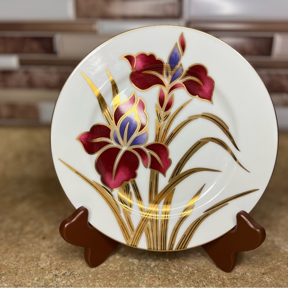 Vintage Iris Burgundy porcelain fine china plate from Fitz and Floyd - Picture 1 of 4